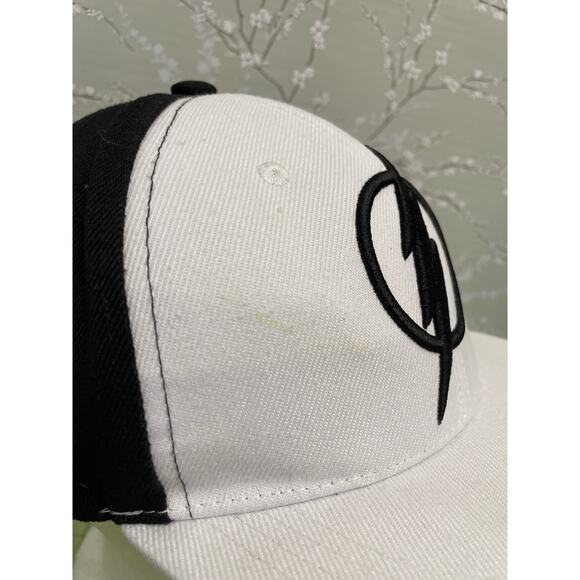 DC Comics The Flash Black White Hat Baseball Cap Snapback Six Flags 2017 - Picture 5 of 11